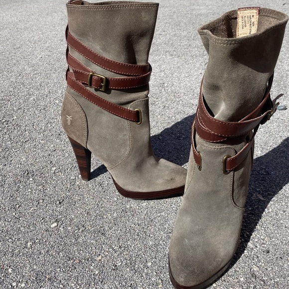 Frye Harlow Grey Suede & Brown Leather Heeled Ankle Boots Size 9 - Picture 1 of 8